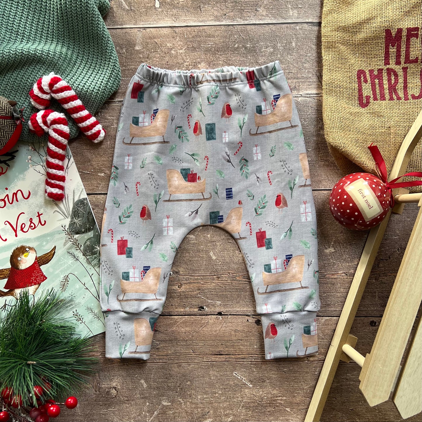 Sleigh Harems 6-9m