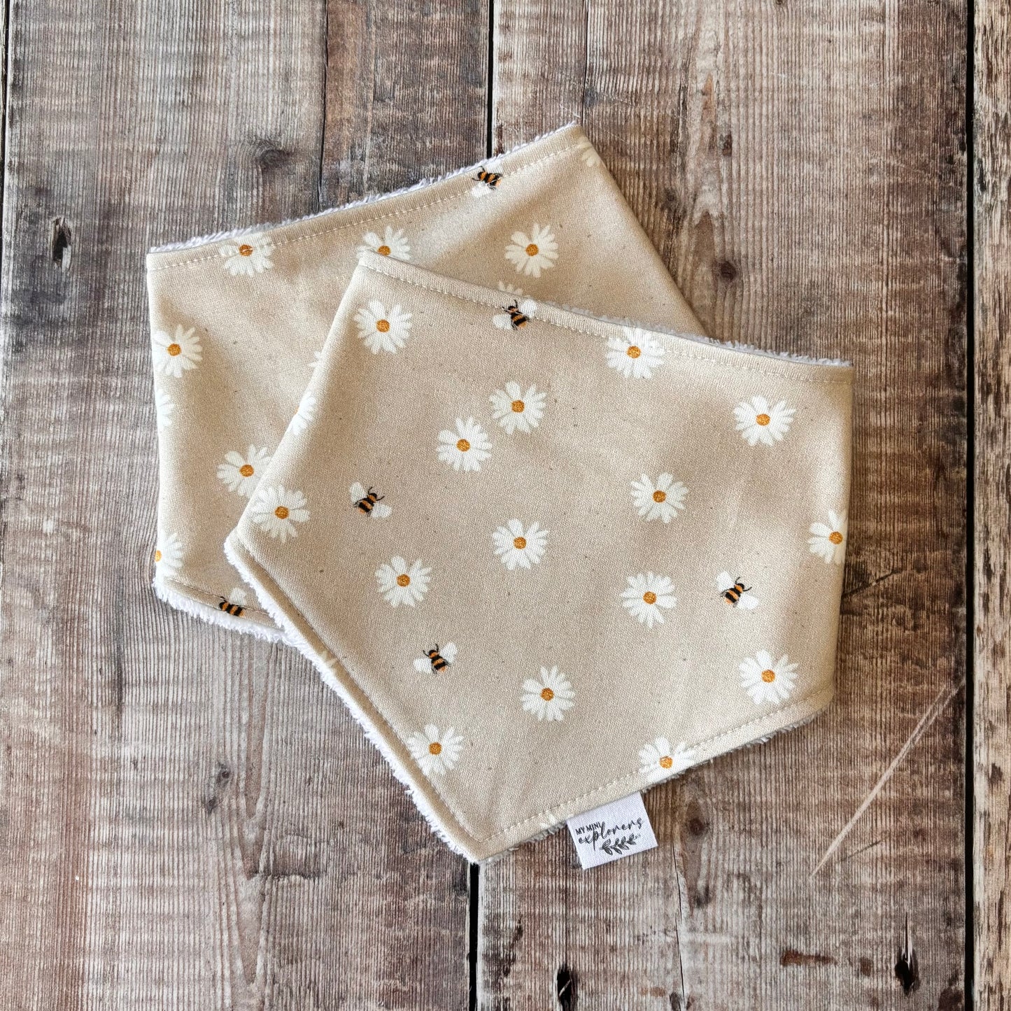 Daisies & Bees Dribble Bib