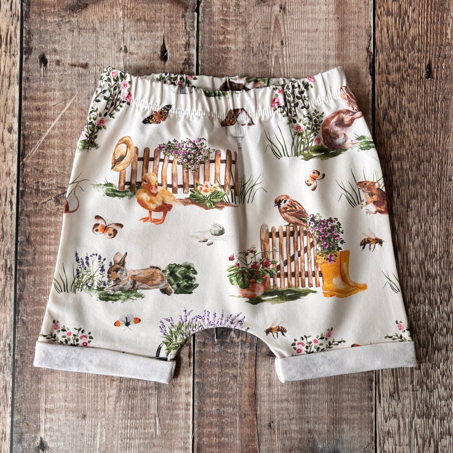 Garden Wildlife Rolled Shorts 3-4 years
