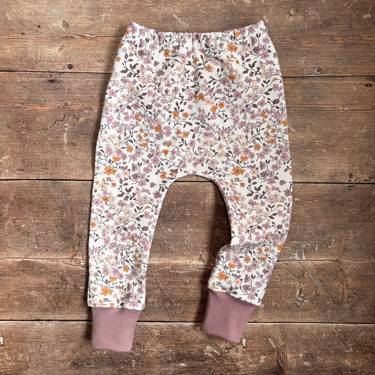 Lilac & Caramel Ditsy Floral Harems 12-18m (mauve cuff)