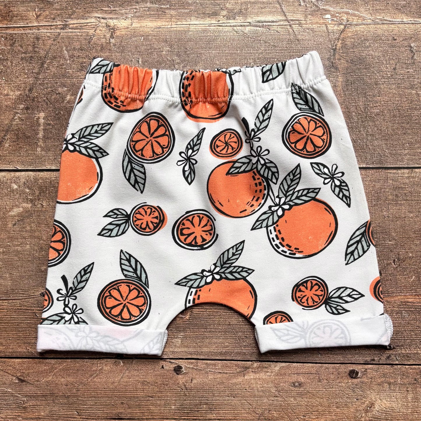Oranges Rolled Shorts 9-12m