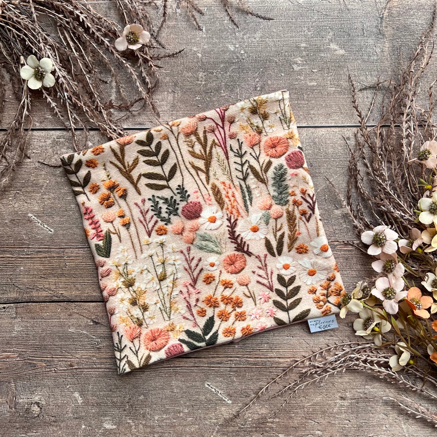 Embroidered Look Floral Snood