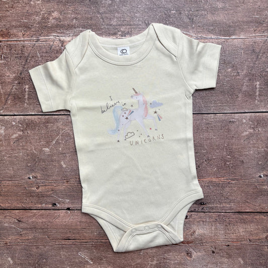 I believe in unicorns short sleeve bodysuit 3-6m (natural)