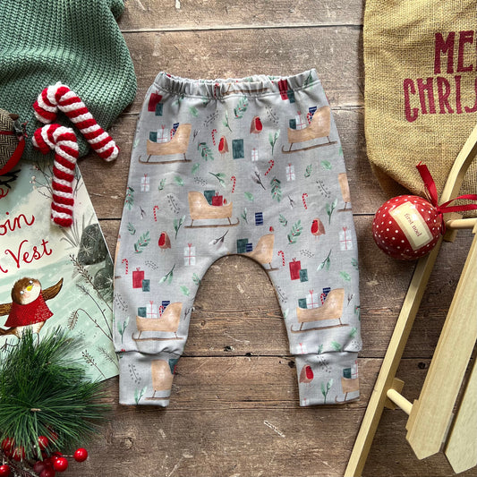 Sleigh Harems 6-9m