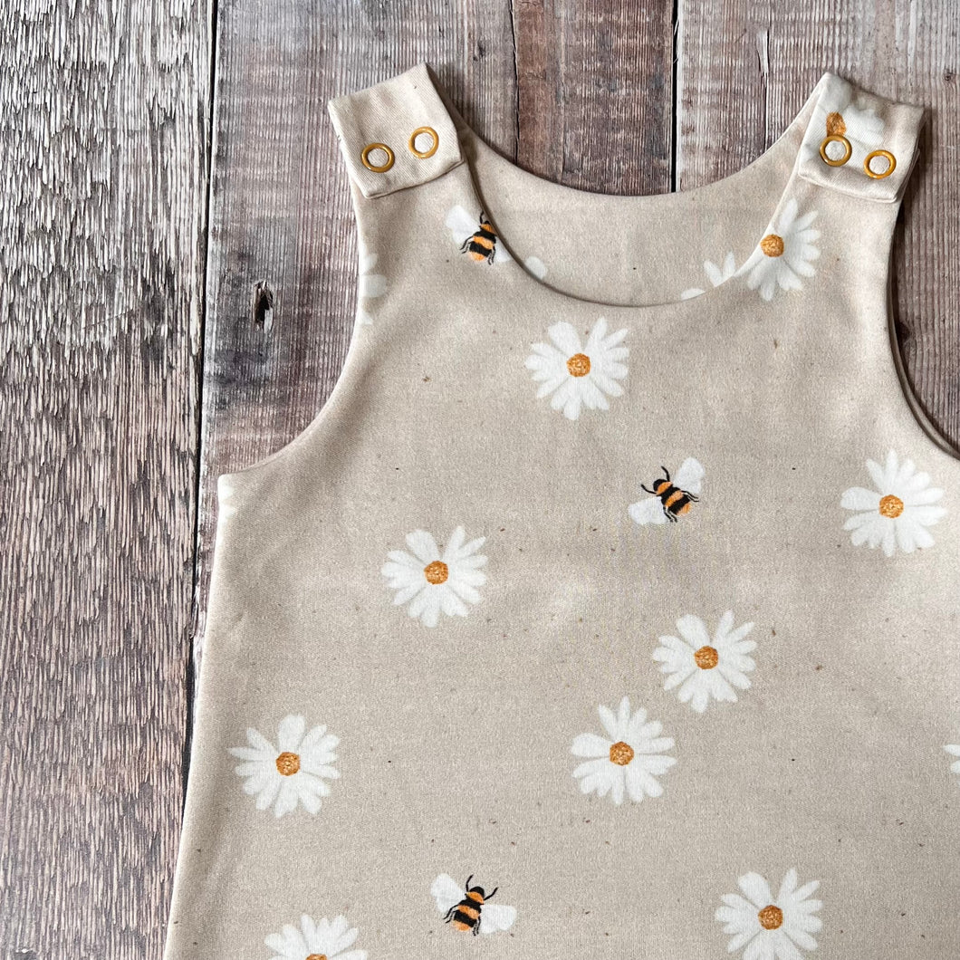 Large print Daisies & Bees Romper 12-18m