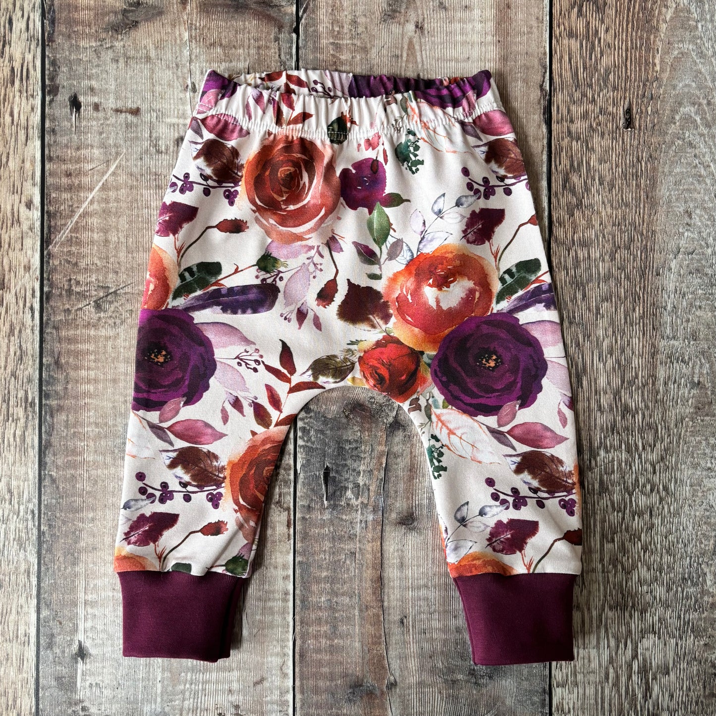 Vintage Roses Harems 3-6m (plum cuff)