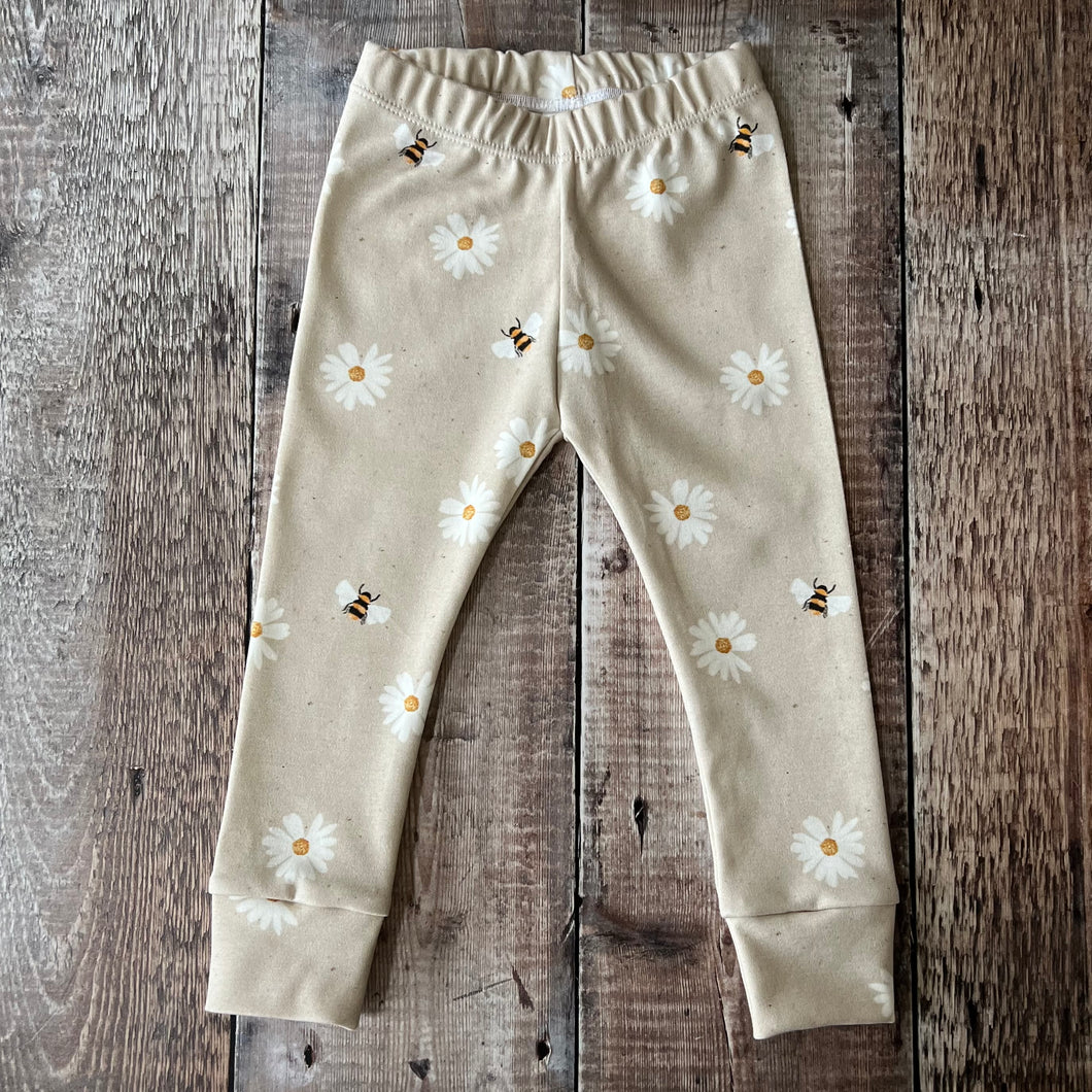 Large print Daisies & Bees Leggings 3-4 years