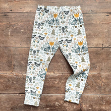 Load image into Gallery viewer, Scandi Spring Leggings
