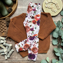 Load image into Gallery viewer, Vintage Roses Leggings
