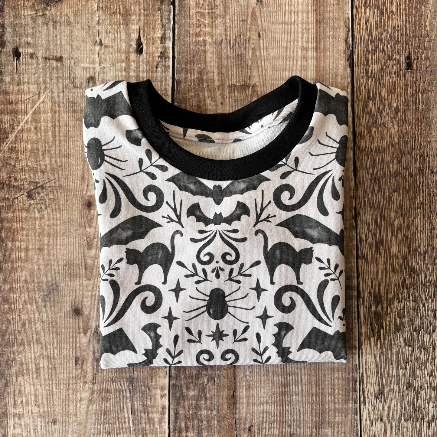Monochrome Halloween Sweatshirt 4-5 years