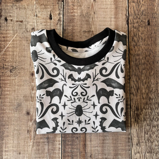 Monochrome Halloween Sweatshirt 4-5 years