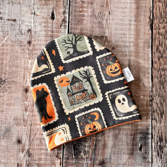 Halloween Stamps Bobble Hat 0-6m (terracotta inside) NO POM POM