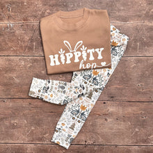 Load image into Gallery viewer, Hippity Hop T-Shirt in Mocha
