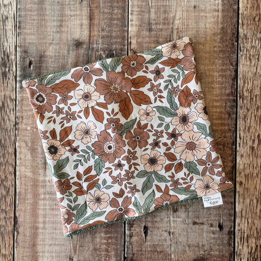 Folk Floral Snood 4+ years (sage green knit inside)