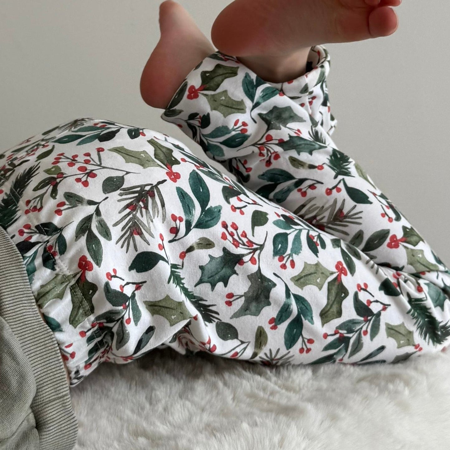 Winter Berries Child & Baby Leggings