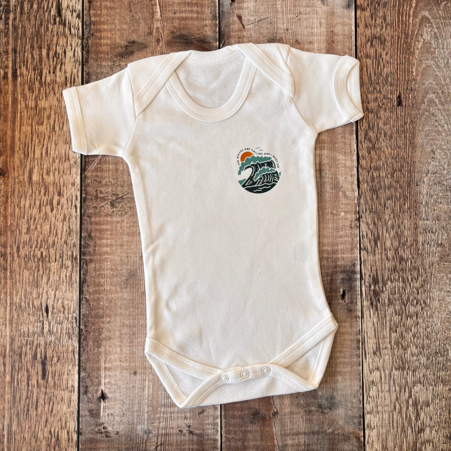 The waves are calling (badge) SS bodysuit 3-6m