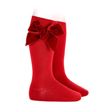 Load image into Gallery viewer, Cóndor Velvet Bow Knee High Socks - RED VELVET
