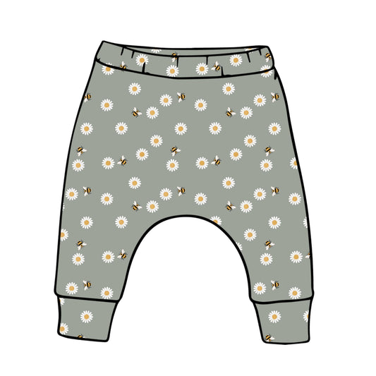 Daisies & Bees on Green Harems 0-3m