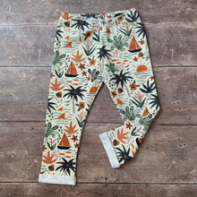 Load image into Gallery viewer, Tropical Summer Leggings
