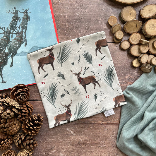 Festive Stag Snood 1-4 years (army inside)